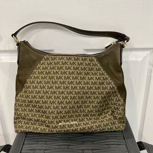 Michael Kors handbag. Excellent condition. Carried only a couple times.